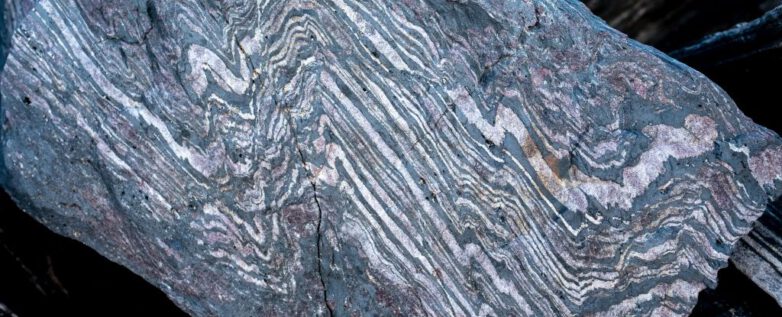 Ancient rocks reveal that Earth's magnetic field existed 3.7 billion years ago